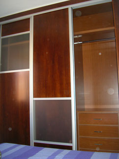 Armario con puerta corredera